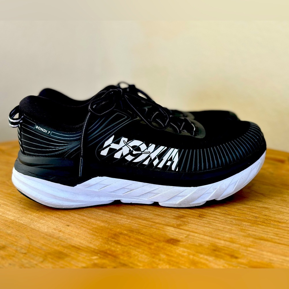 Hoka Bondi 7, size 9.5 D,black with white soles and logo